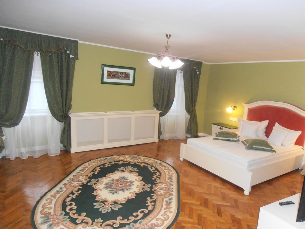 Zum Weissen Lamm Residence Sibiu Oda fotoğraf