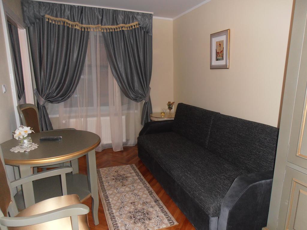 Zum Weissen Lamm Residence Sibiu Oda fotoğraf